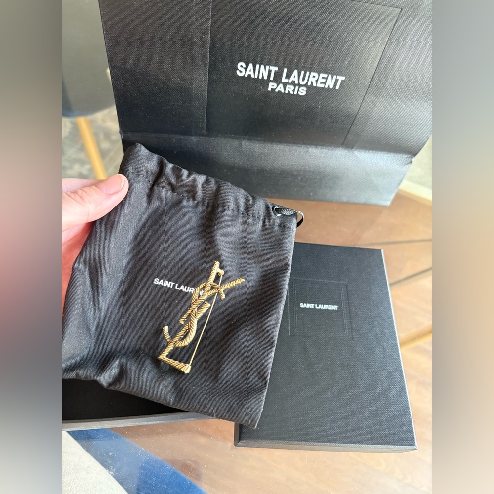Saint Laurent Cassandre Brooch in Metal Gold Tone Wrapped Cord Texture YSL Logo - Picture 15 of 16